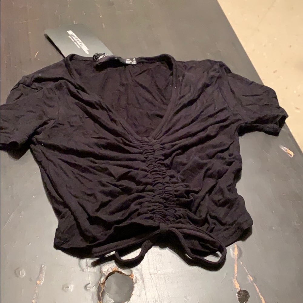 Black runched crop top